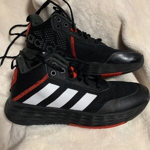 adidas men sneakers SZ 8.5